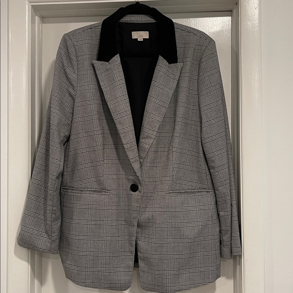 LOFT black and white houndstooth Blazer with velour collar